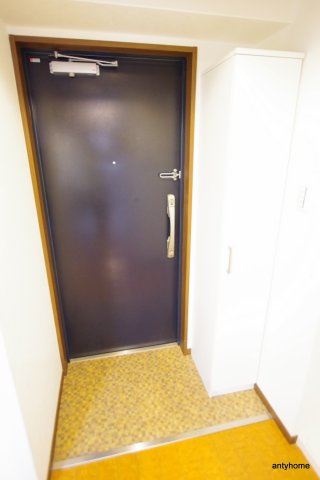 ウインズコート新大阪　仲介手数料無料の玄関