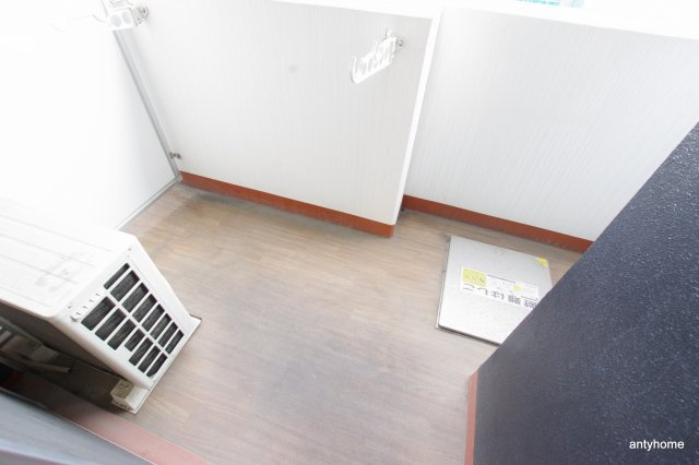 ウインズコート新大阪　仲介手数料無料のバルコニー