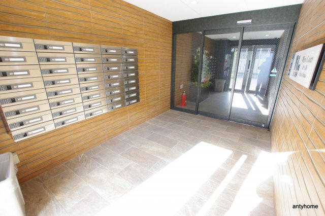 ウインズコート新大阪　仲介手数料無料のエントランス