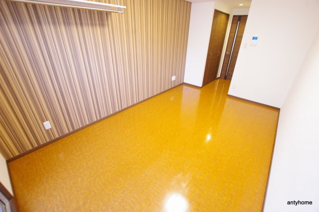 ウインズコート新大阪　仲介手数料無料の居間・リビング