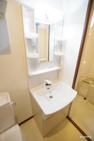 ウインズコート新大阪　仲介手数料無料の洗面所