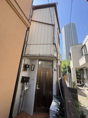 【外観】 | 富久町戸建て | ★新宿御苑前まで徒歩10分！ルームシェア可の賃貸戸建です★