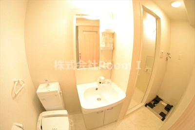 【洗面所】 | ヴィラタワー谷町 | ゆったりとスペースのある洗面所