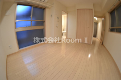 【居間・リビング】 | ヴィラタワー谷町 | こちらの居間で趣味の時間をお楽しみください