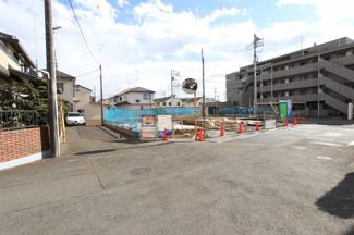 【前面道路含む現地写真】