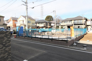 【前面道路含む現地写真】
