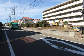 【前面道路含む現地写真】