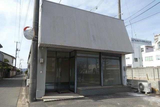 倉敷市中島の店舗事務所の外観