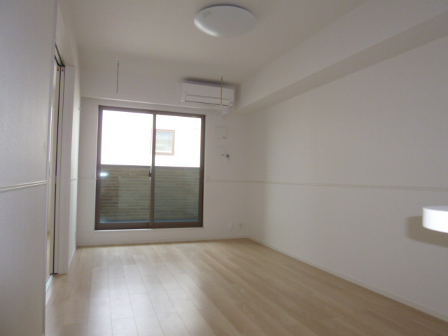 サンゾーラの居間・リビング