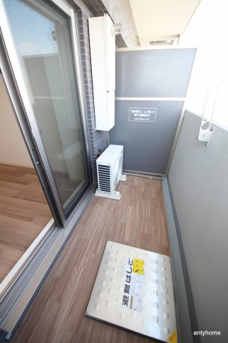 プレサンス扇町駅前　仲介手数料無料のバルコニー