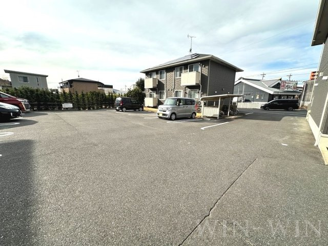 まほろ館の駐車場
