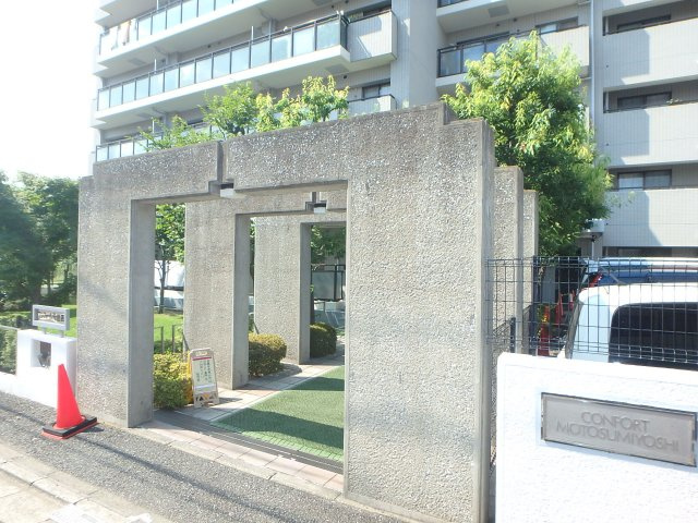 コンフォール元住吉のエントランス