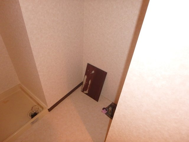コンフォール元住吉の洗面所|リフォーム中の写真となります。
