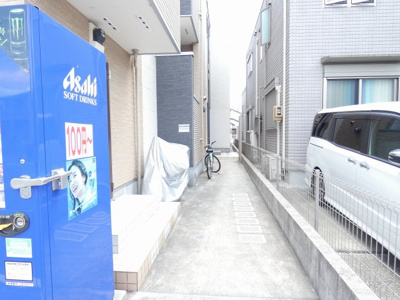 【エントランス】 | Globe amaranth庄内通