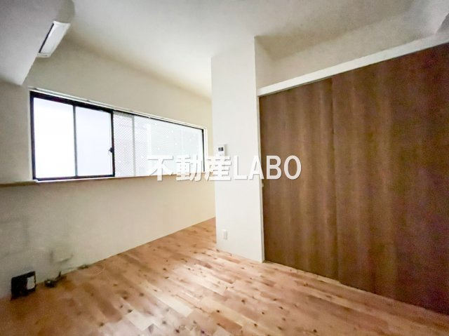 JJ COURT 市元の洋室