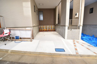 【駐車場】 | 現地見学や資料請求などお気軽にお問合せ下さい。
周辺環境とあわせて現地もご案内致します。