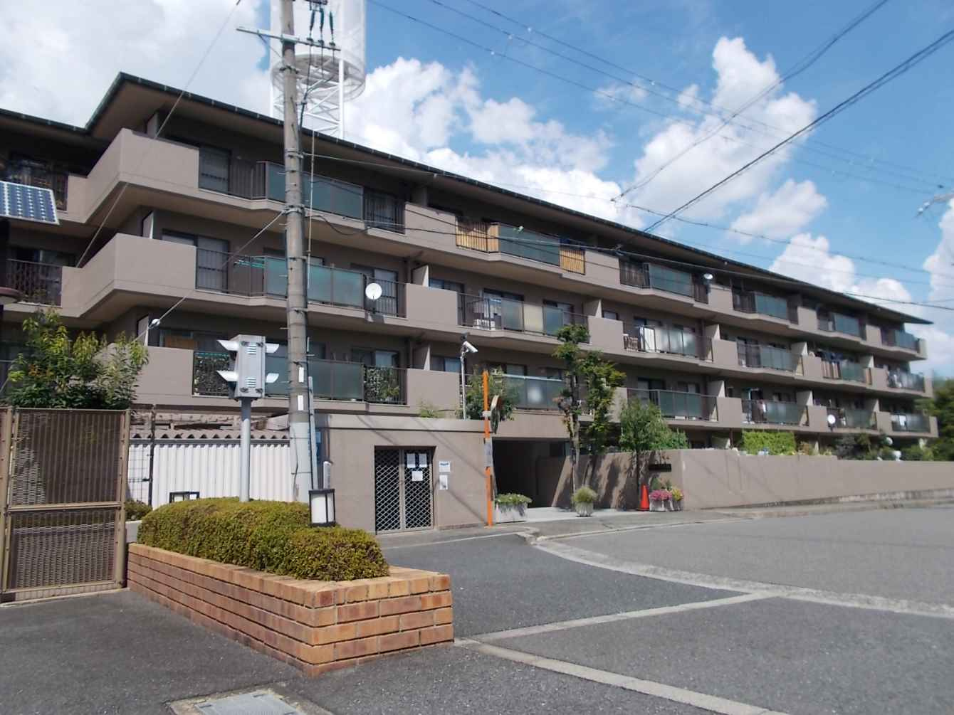 箕面市稲６丁目の中古マンションの外観