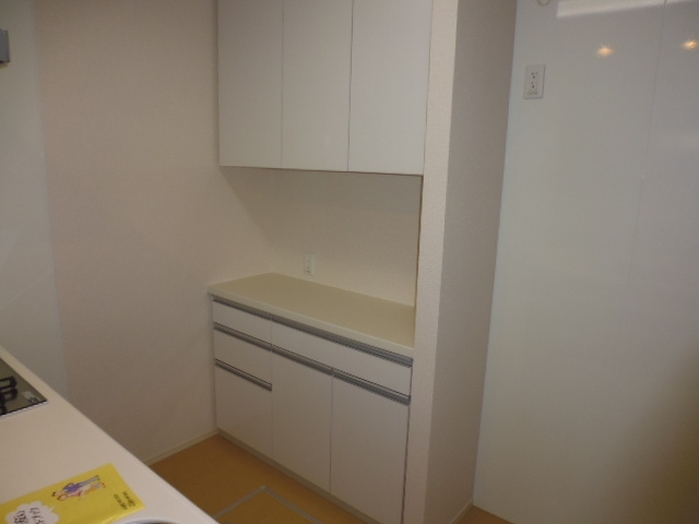 キャスバルＡのキッチン|食器棚