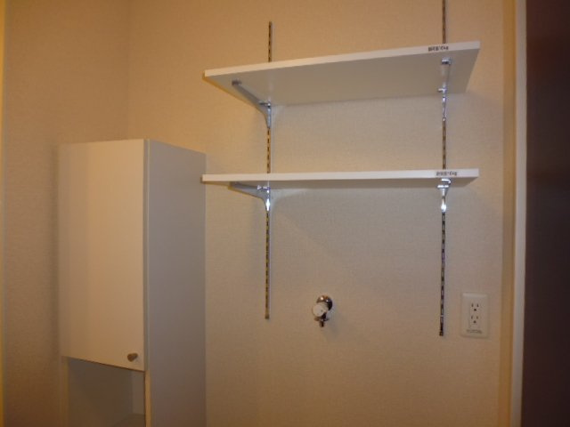 キャスバルＡの洗面所|洗濯機置場棚