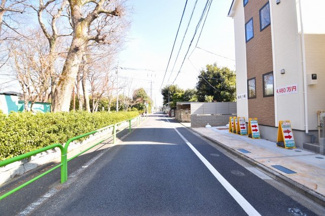 【前面道路含む現地写真】 | 現地見学や資料請求などお気軽にお問合せ下さい。
周辺環境とあわせて現地もご案内致します。