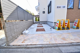 【駐車場】 | 現地見学や資料請求などお気軽にお問合せ下さい。
周辺環境とあわせて現地もご案内致します。