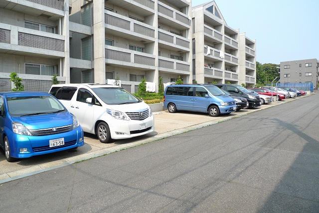 アリソ東船橋の駐車場