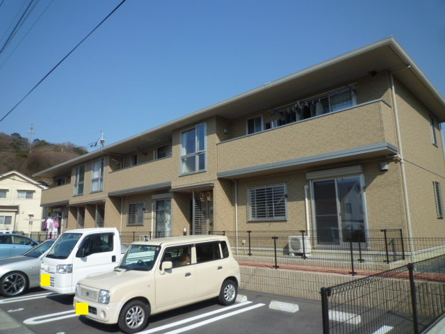 ラフィネ・メナージュの駐車場