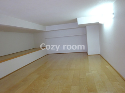 【その他】 | フォレステージュ江坂垂水町 | 広～いロフト付きです。座れる高さです(^-^)