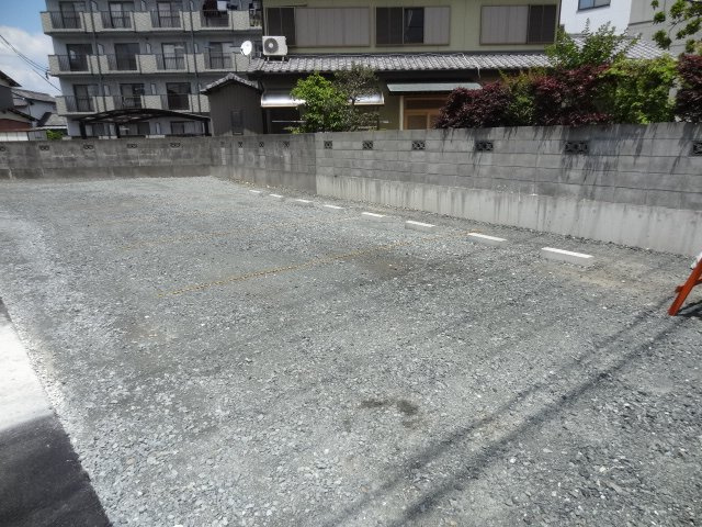 テラスハウス渡辺Ⅱの駐車場