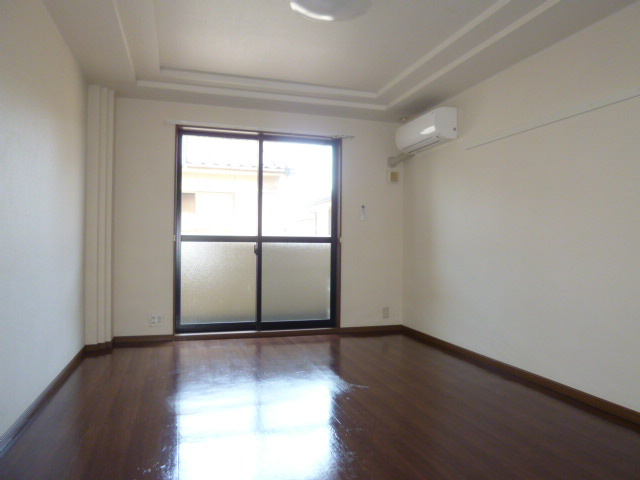 スタイリッシュ・レジデンスⅡの居間・リビング