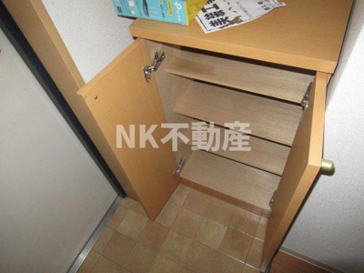 【玄関】 | メルディアキューブやえのさと（八戸ノ里賃貸） | シューズボックスです