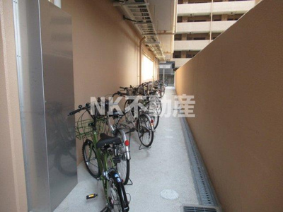 【その他共用部分】 | メルディアキューブやえのさと（八戸ノ里賃貸） | 駐輪場です