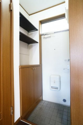 【玄関】 | サンパティークⅡ | ※室内写真は他の部屋のものになります。