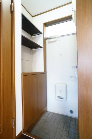 【玄関】 | サンパティークⅡ | ※室内写真は他の部屋のものになります。