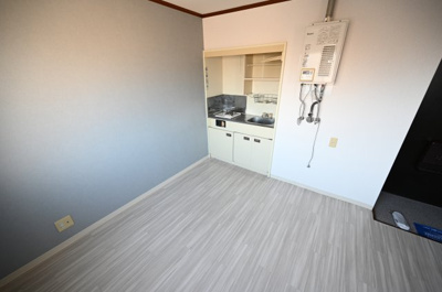 【居間・リビング】 | 泉都ハイツ