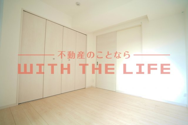 ロジュマン エスト【キャッシュバック対象物件】の寝室|開放的な寝室です