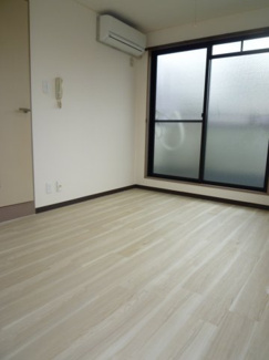 【洋室】 | ルミエール・ヒロ | 明るい洋室です