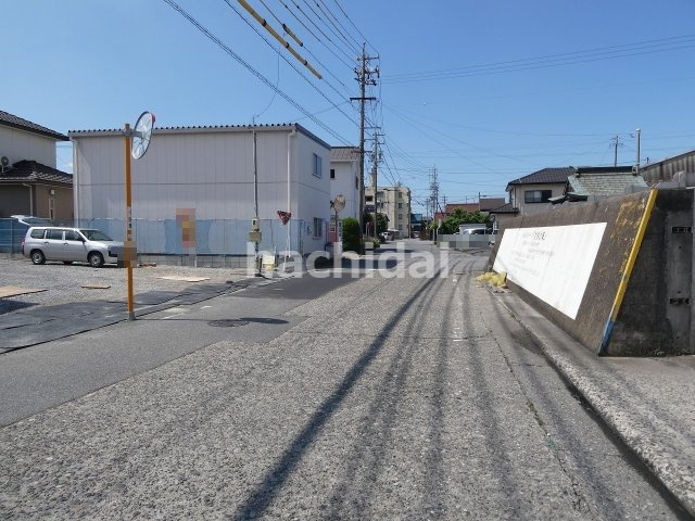 碧南市築山町20-1期新築分譲住宅　1号棟の前面道路含む現地写真|碧南市築山町20-1期新築分譲住宅前面道路写真です。北西側約6.45～8.22ｍ公道に接面