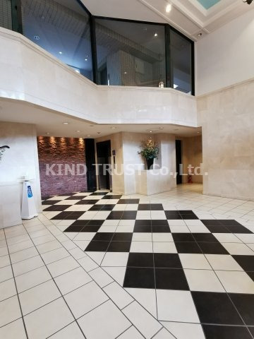 カスタリア新梅田のロビー