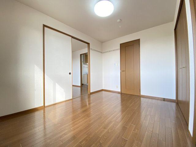 ヴィラ・メープルの洋室