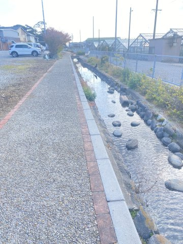 ヴィラ・メープルの周辺|すぐ近くにお散歩道が整備されています