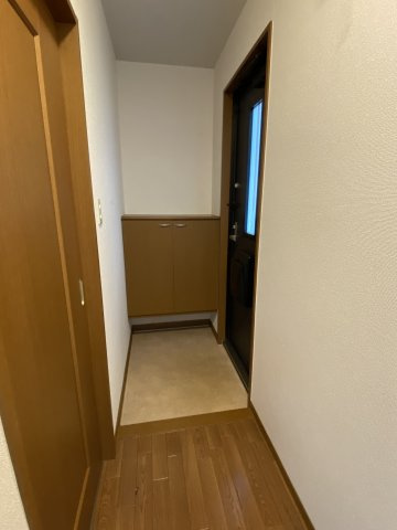 ヴィラ・メープルの玄関|シューズボックス