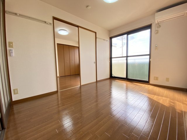 ヴィラ・メープルの居間・リビング