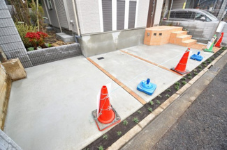 【駐車場】 | 現地見学や資料請求などお気軽にお問合せ下さい。
周辺環境とあわせて現地もご案内致します。