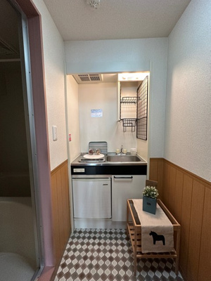 【キッチン】 | プラージュ | 一人暮らしには欠かせないキッチンがあります♪便利なミニ冷蔵庫付きです☆