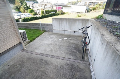 【その他共用部分】 | プレジール【SHM】 | 敷地内に駐輪場を完備しています！自転車はちょっとした移動手段に便利ですよね！