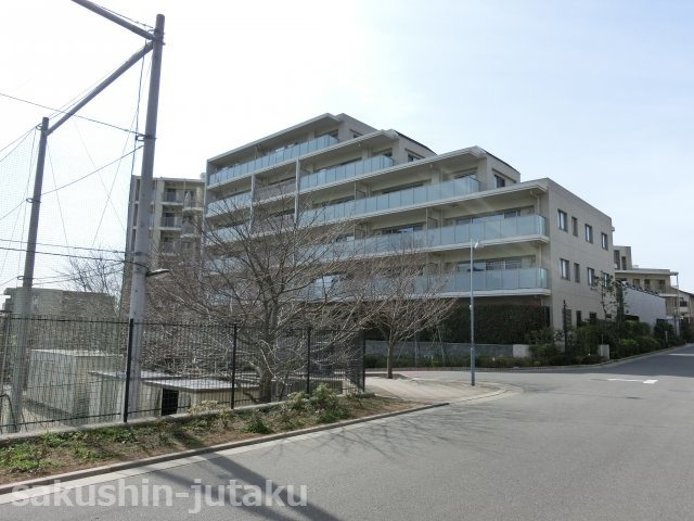 ジオ津田沼奏の杜の外観|ジオ津田沼奏の杜　ＪＲ総武線「津田沼駅」徒歩１２分　２０１５年建築　総戸数８４戸　駐車場空きあり　ペットと暮らせます　オートロック　宅配ボックス　電気自動車充電コンセント
