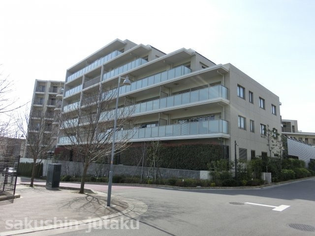 ジオ津田沼奏の杜の外観|ジオ津田沼奏の杜　ＪＲ総武線「津田沼駅」徒歩１２分　２０１５年建築　総戸数８４戸　駐車場空きあり　ペットと暮らせます　オートロック　宅配ボックス　電気自動車充電コンセント