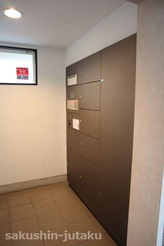 ステイツ津田沼のエントランス|宅配ボックス