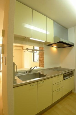 【キッチン】 | 【シャーメゾン】サジテール小倉台C棟 | 対面カウンターキッチンなので会話をしながら料理が出来ます。※実際の間取りは反転となります。